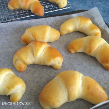 Crescent roll dough.