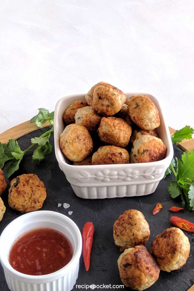 Minced chicken meatballs - healthy snack idea