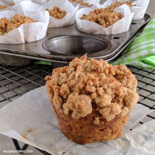 Muffin with pecan crumble.